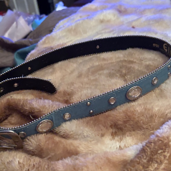 Elegant Blue Denim Studded Women's Cowgirl Belt 38” 32.5”-35” can wear - Picture 4 of 10